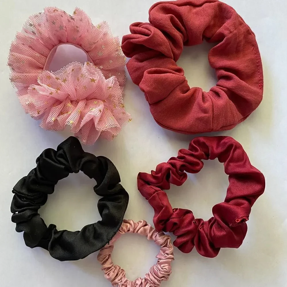 Set of 5 Scrunchies - Burgundy Pink Stars